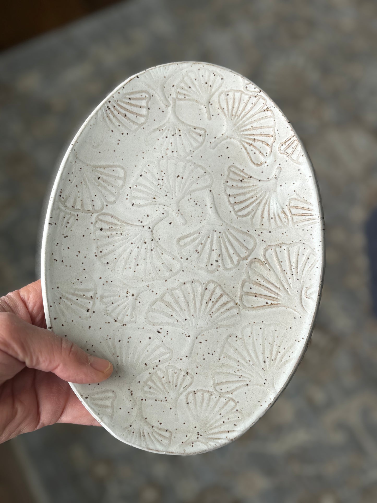 Creamy White Ginkgo Oval Dish (9 by 6 inches)