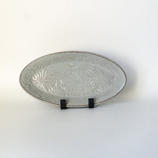 Soft Gray Daisy Oval Dish (9.5 by 5inches)