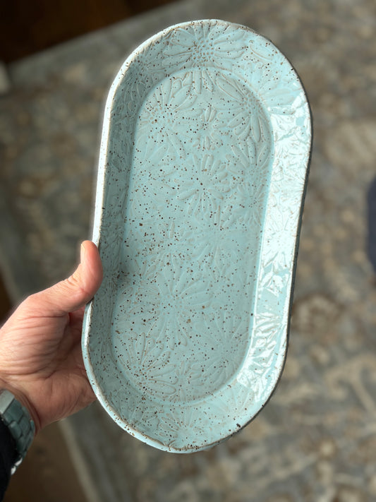 Sky Blue Daisy Long Tray with Speckled Brown Clay (11.5 by 6.5 inches)